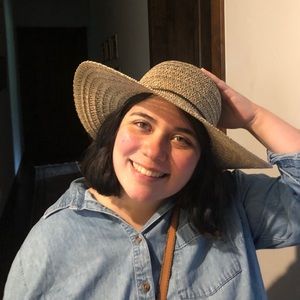 Meet your Posher, Alexandra